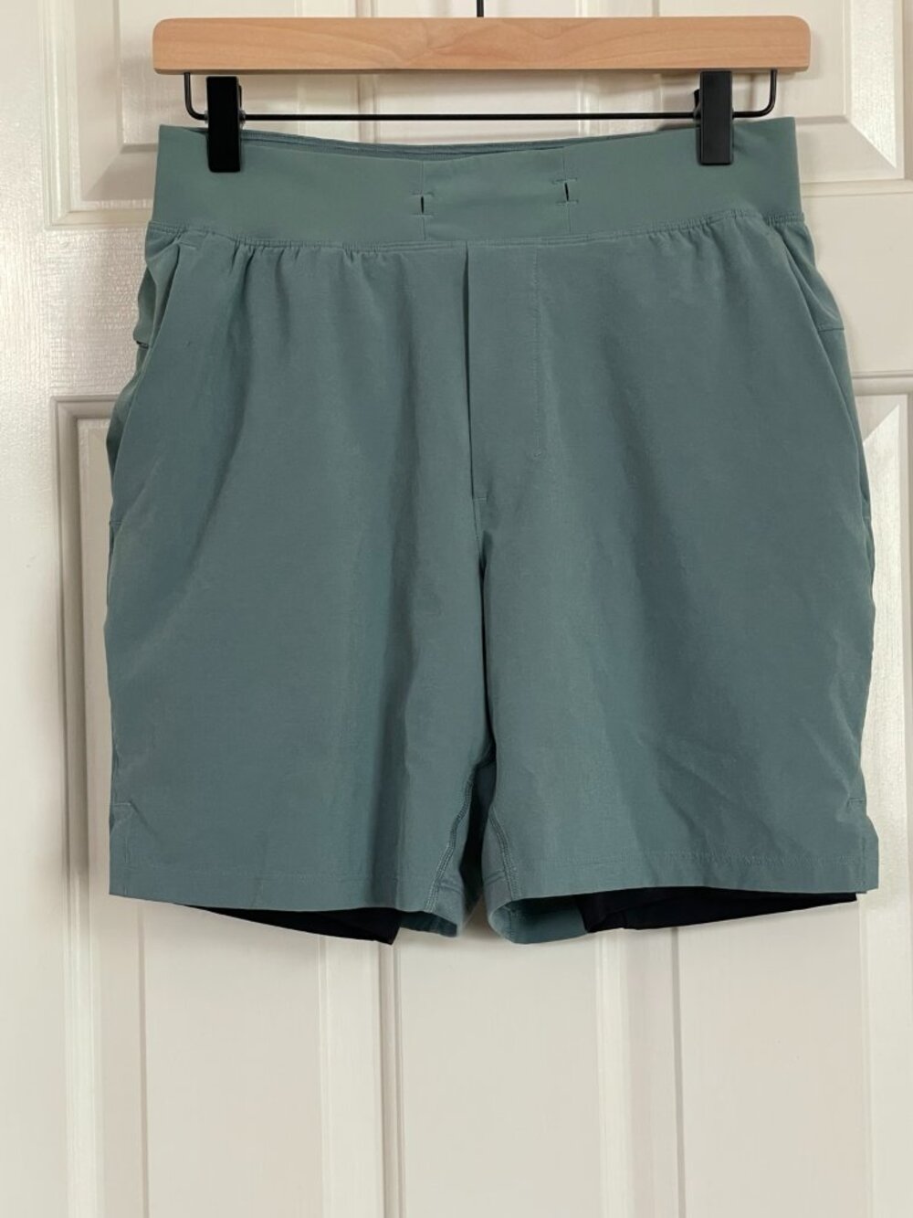 lululemon Men’s Fast and Free Lined Short 6" Small